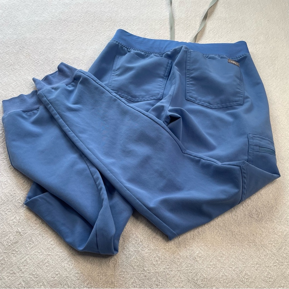 Figs Blue Jogger Scrubs Pants ~ Size XXS / T
Healthcare or Medical Staff - Picture 7 of 7